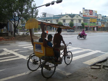 Ruili pedicab.jpg